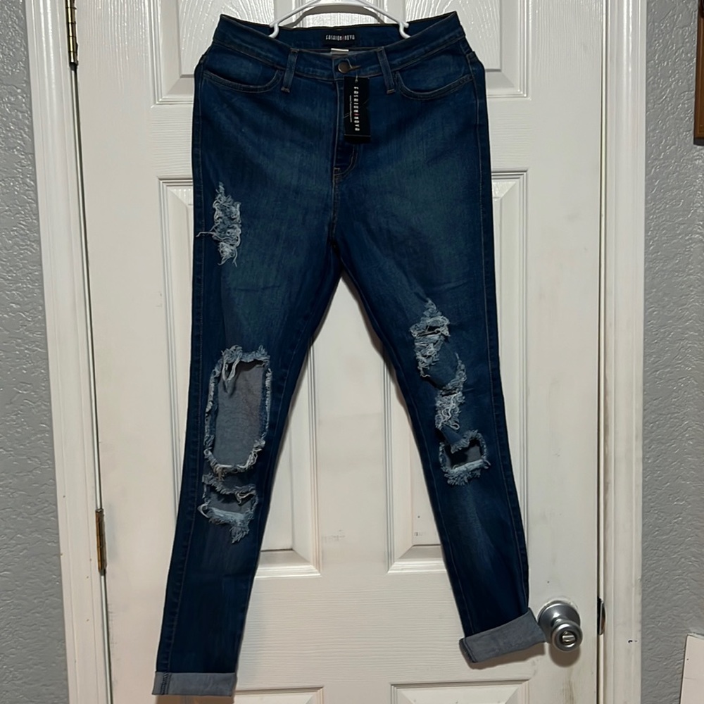 Women’s distressed high rise skinny Jean